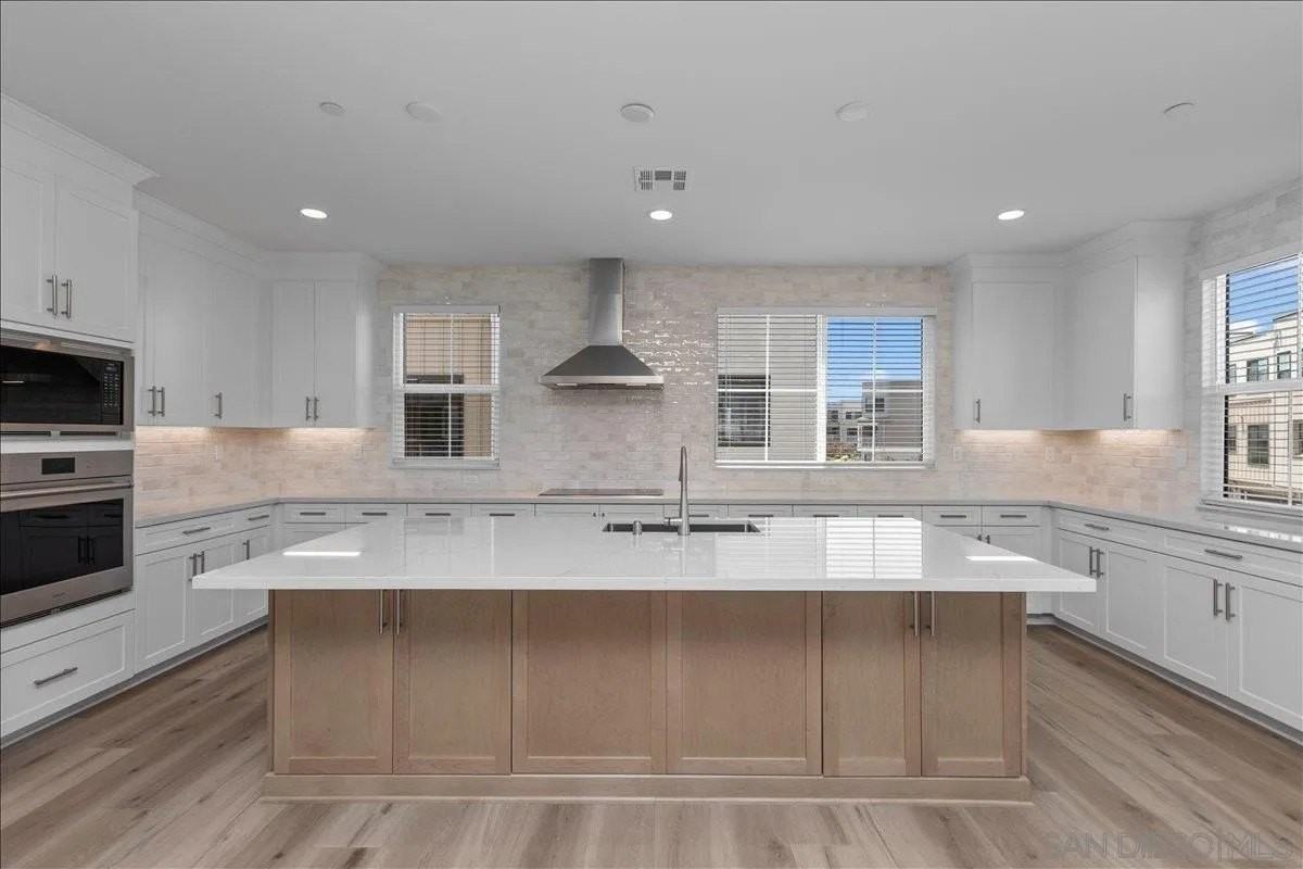 2600 Quince Way - Photo 2 of 50