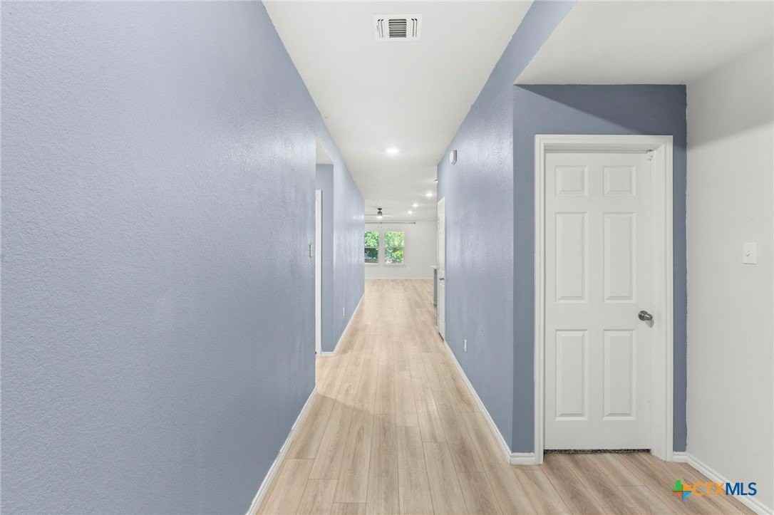 1623 Merritt St - Photo 3 of 24