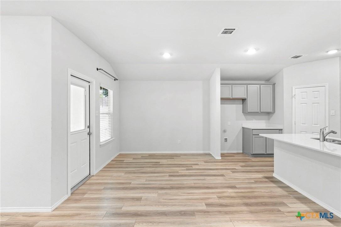1623 Merritt St - Photo 6 of 24