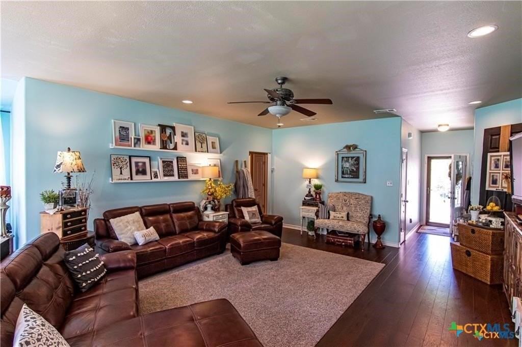 606 E 28th Ave - Photo 3 of 15