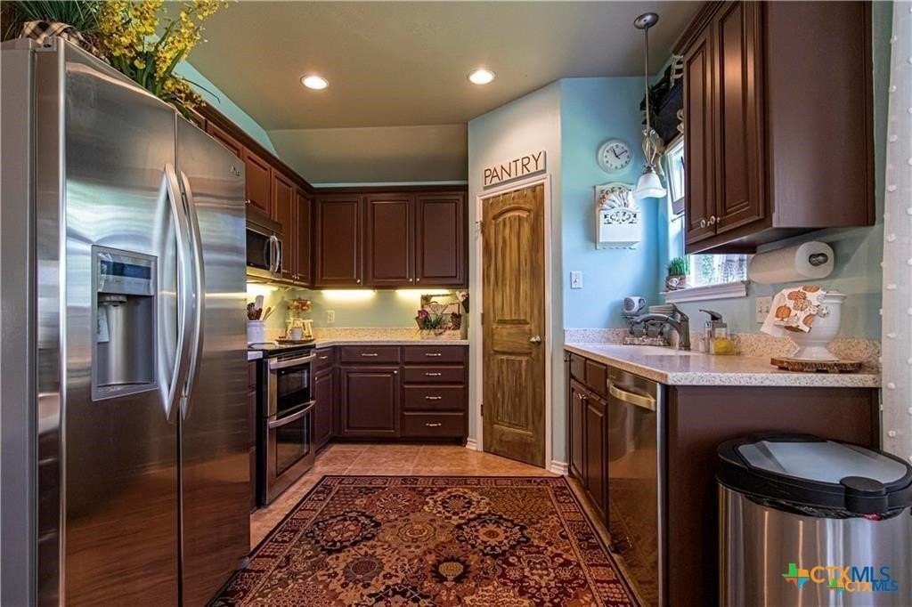 606 E 28th Ave - Photo 5 of 15