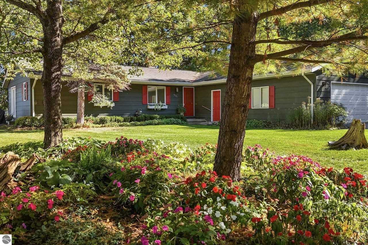 5521 Silver Sunrise Trl - Photo 3 of 50