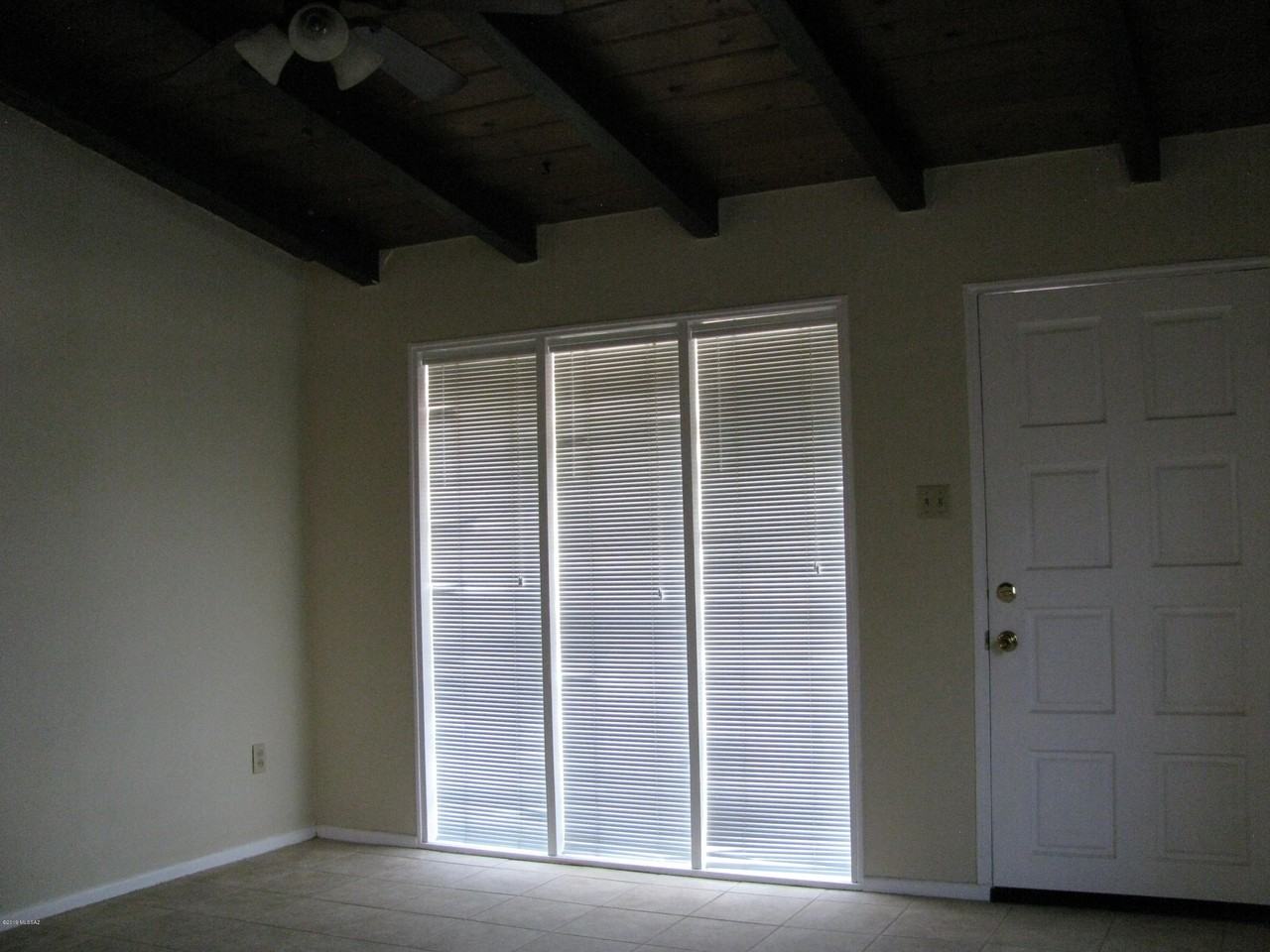 2722 N Warren Ave - Photo 7 of 22