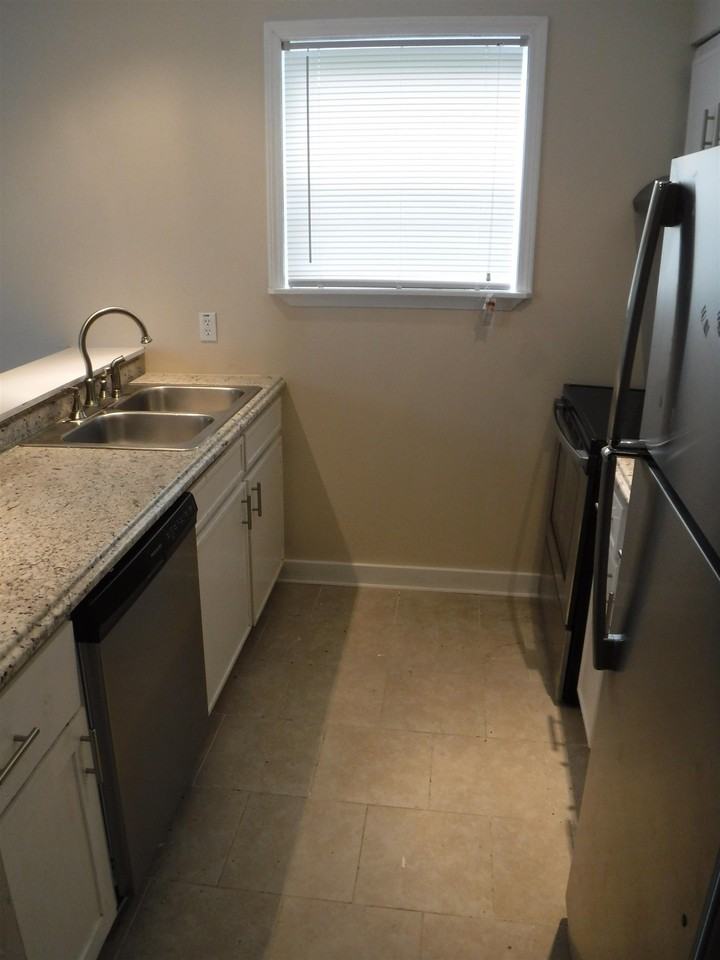 2308 Sylvan Ct #A - Photo 4 of 17
