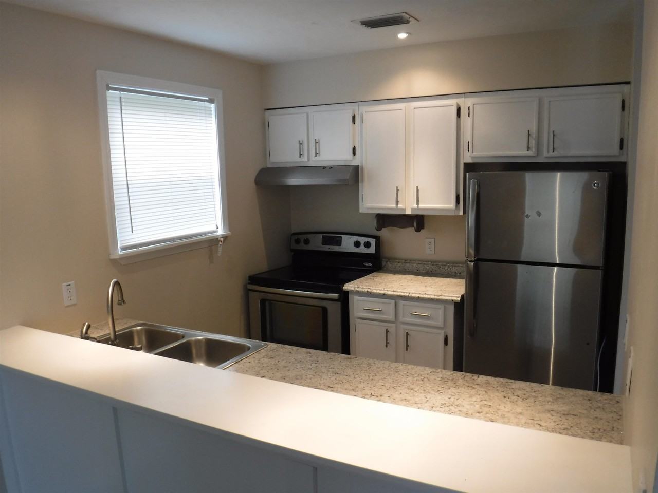 2308 Sylvan Ct #A - Photo 5 of 17