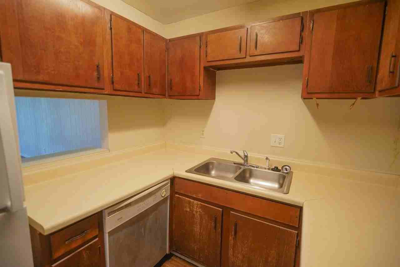 2325 W Pensacola St #223 - Photo 4 of 17