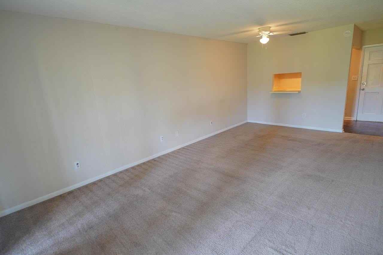 2325 W Pensacola St #223 - Photo 7 of 17
