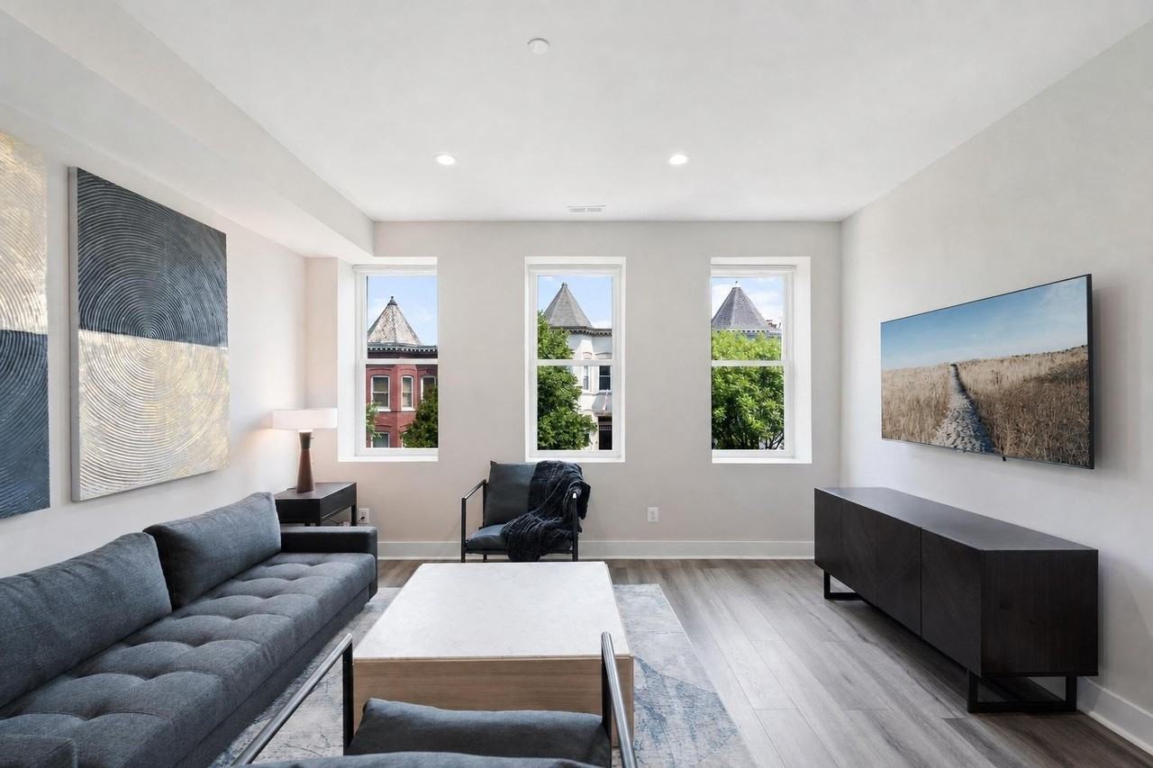38 Randolph Pl Nw #B - Photo 2 of 20