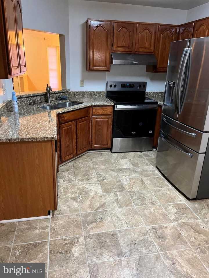 33 Hiddencreek Ct - Photo 4 of 31