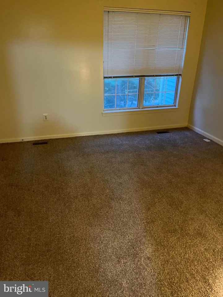 33 Hiddencreek Ct - Photo 6 of 31