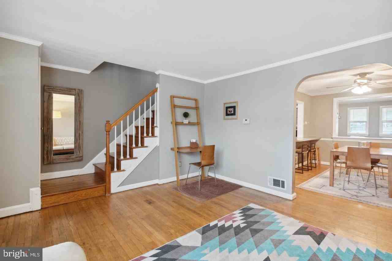 705 Eastshire Dr - Photo 6 of 33