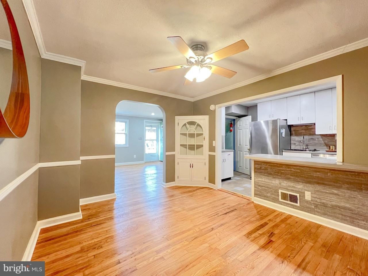 705 Eastshire Dr - Photo 7 of 33