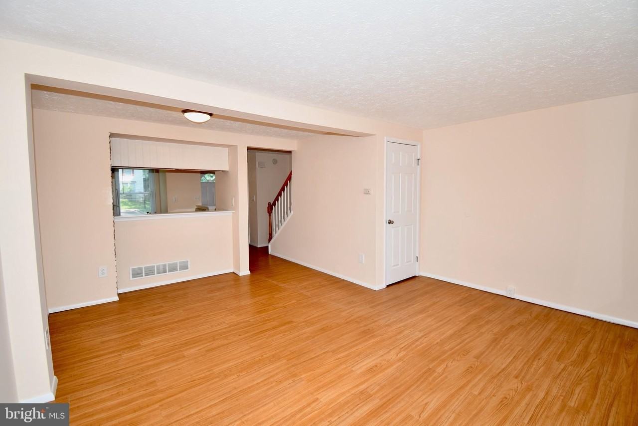 222 Canfield Ter - Photo 5 of 20