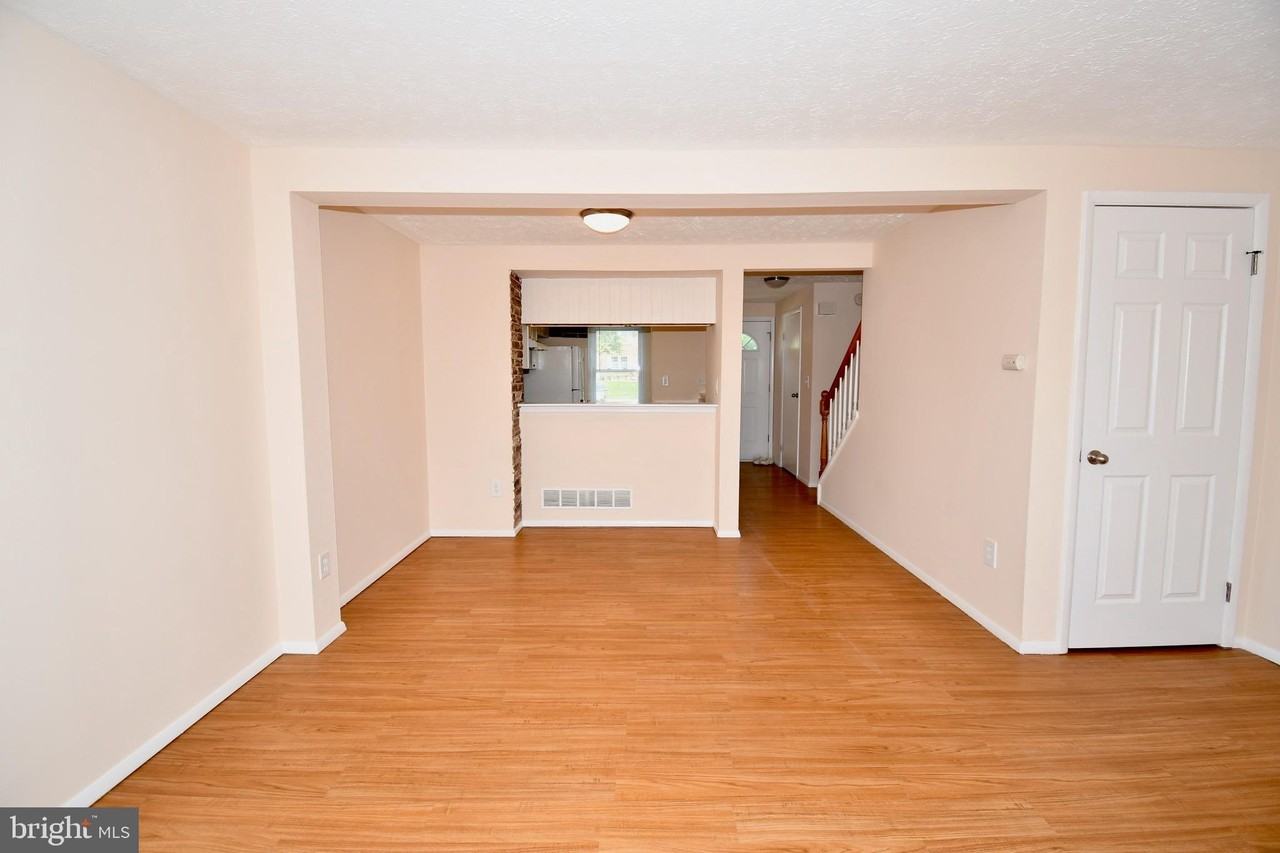 222 Canfield Ter - Photo 6 of 20