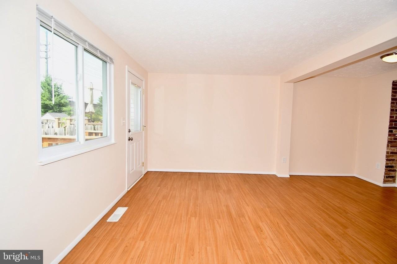 222 Canfield Ter - Photo 7 of 20