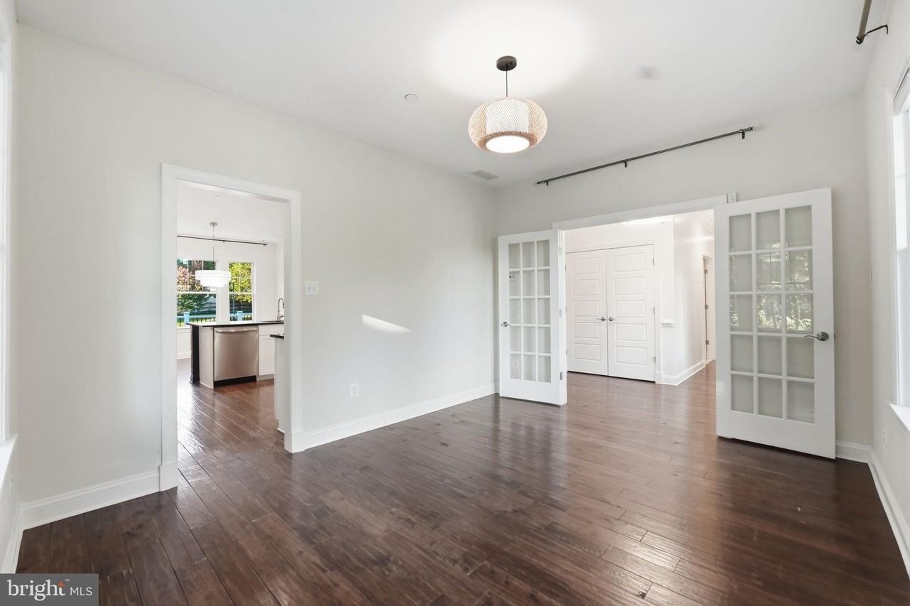 17601 Crystal Spring Ter - Photo 5 of 50