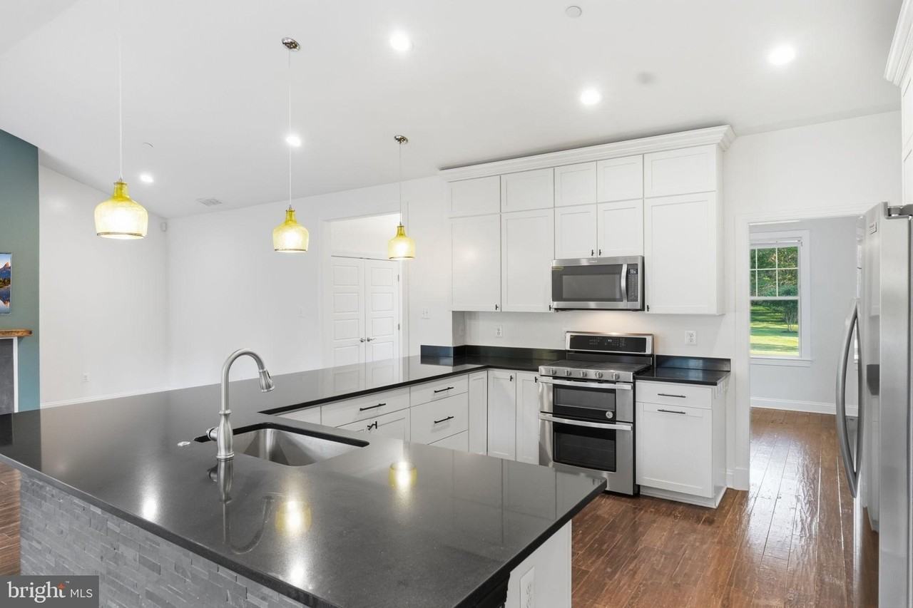 17601 Crystal Spring Ter - Photo 6 of 50