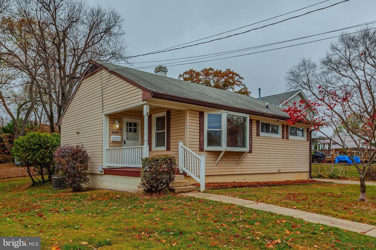 1114 Highwood Rd - Photo 2 of 37