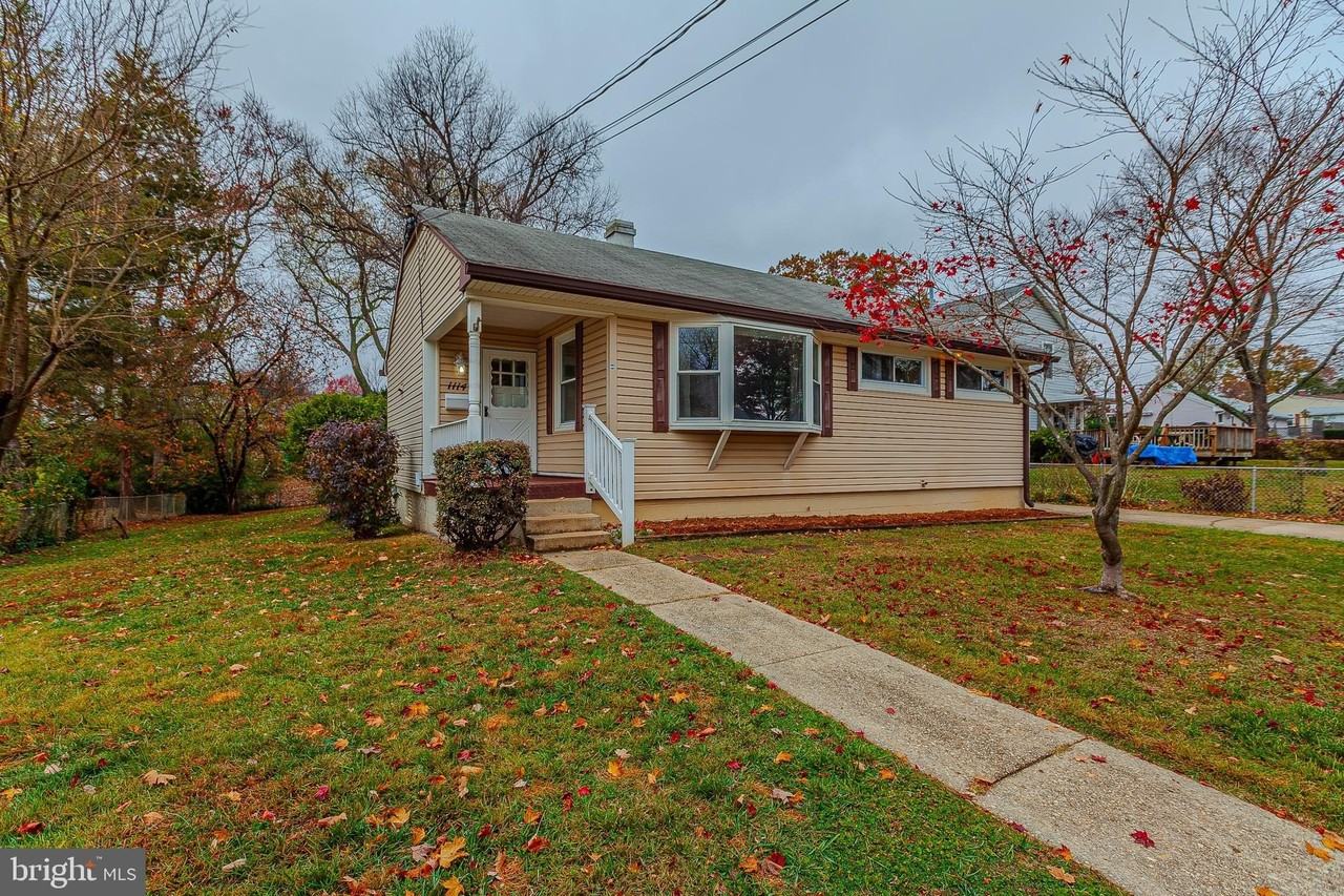 1114 Highwood Rd - Photo 5 of 37