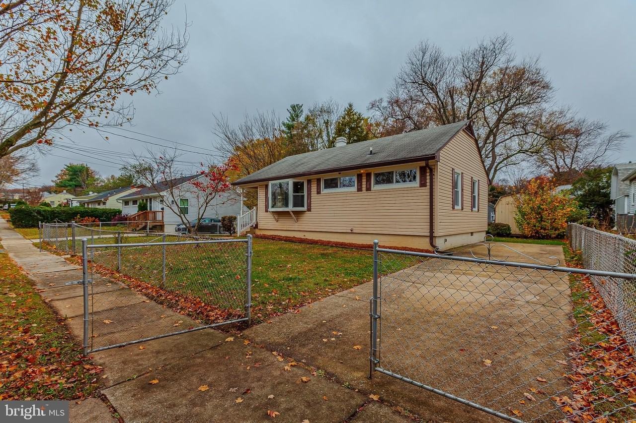 1114 Highwood Rd - Photo 6 of 37