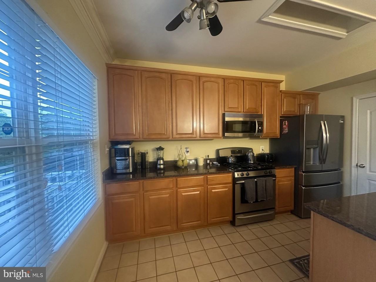 1025 Gaither Rd - Photo 3 of 41