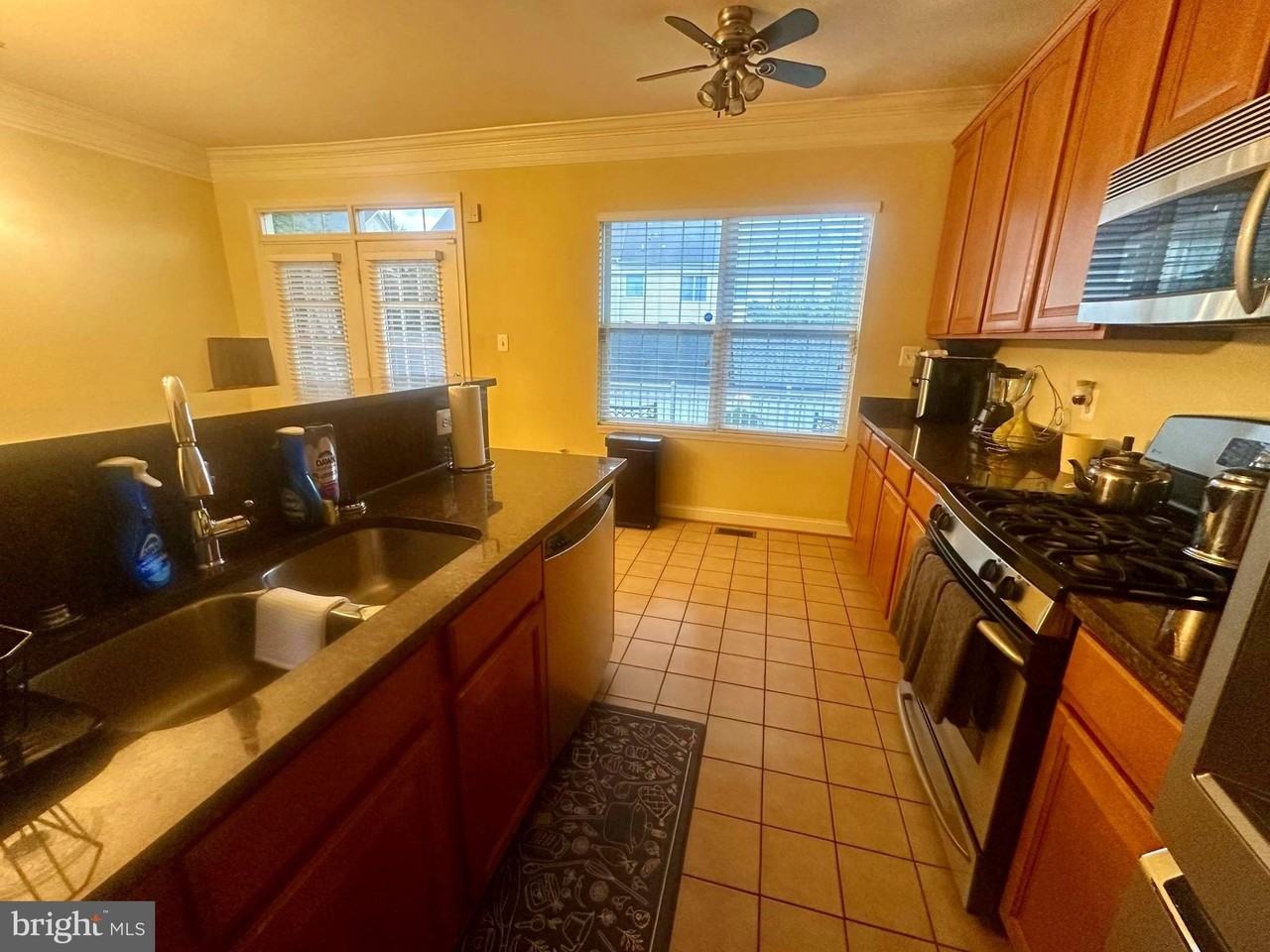 1025 Gaither Rd - Photo 4 of 41