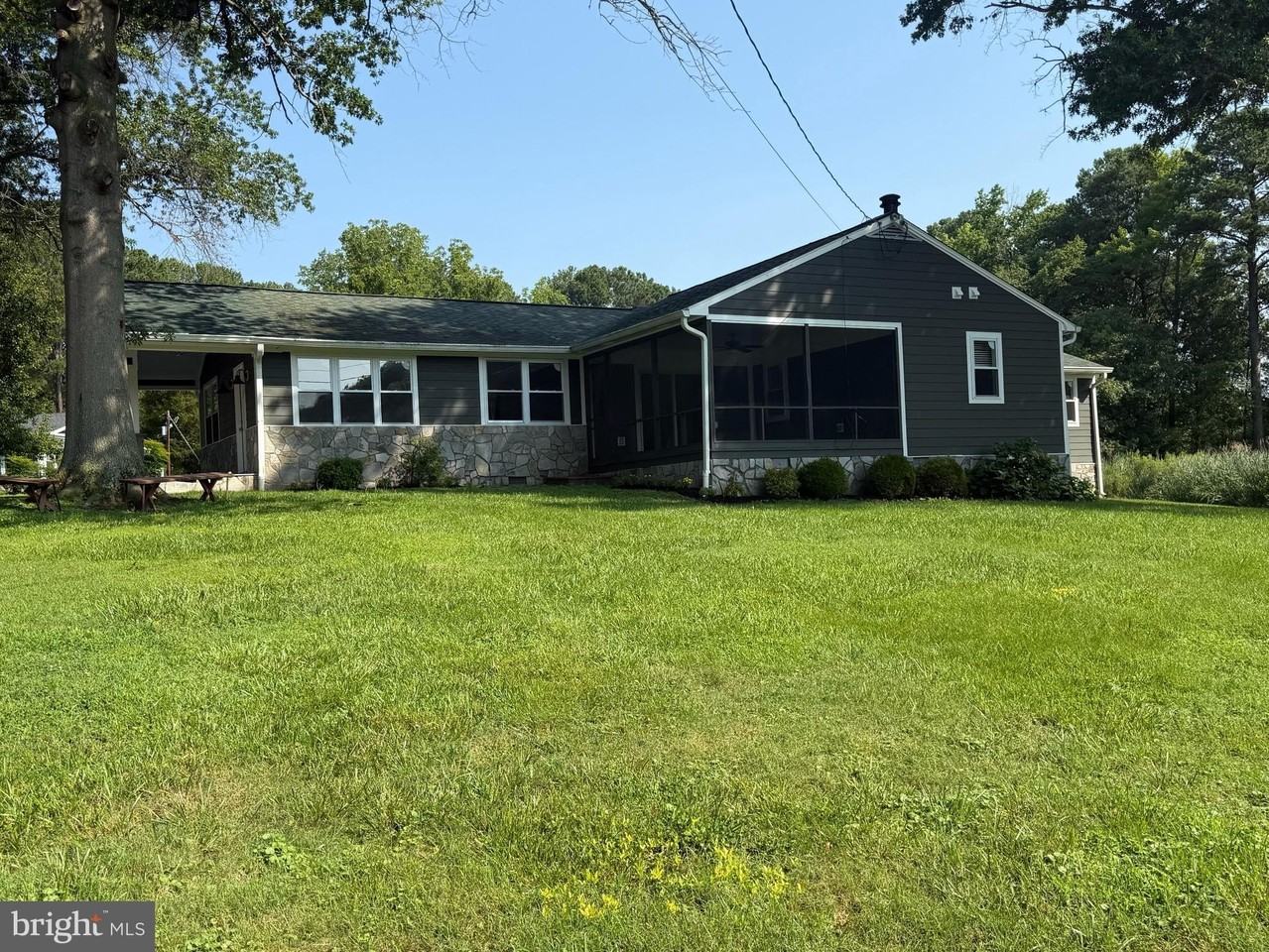 109 Yewell Rd - Photo 4 of 19
