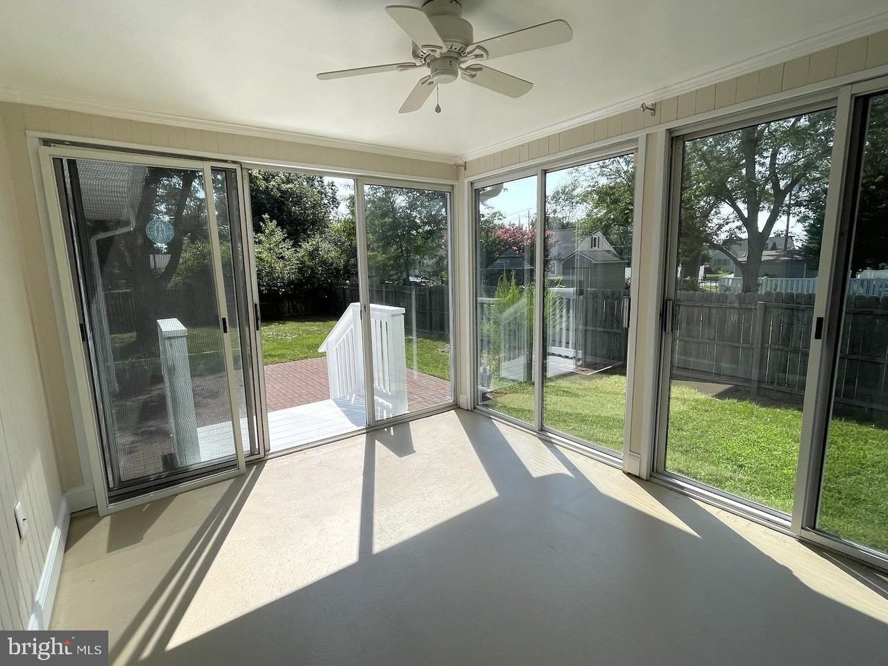 206 Willis Ave - Photo 6 of 13