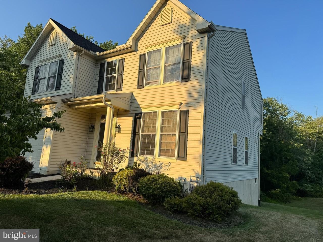 873 S York Dr - Photo 2 of 47