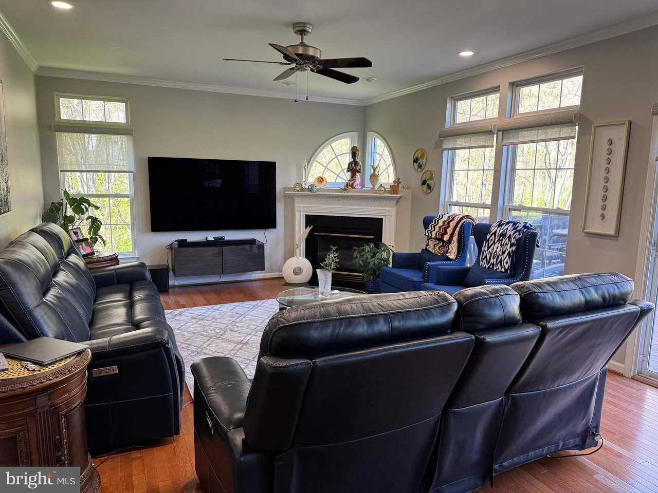 873 S York Dr - Photo 6 of 47