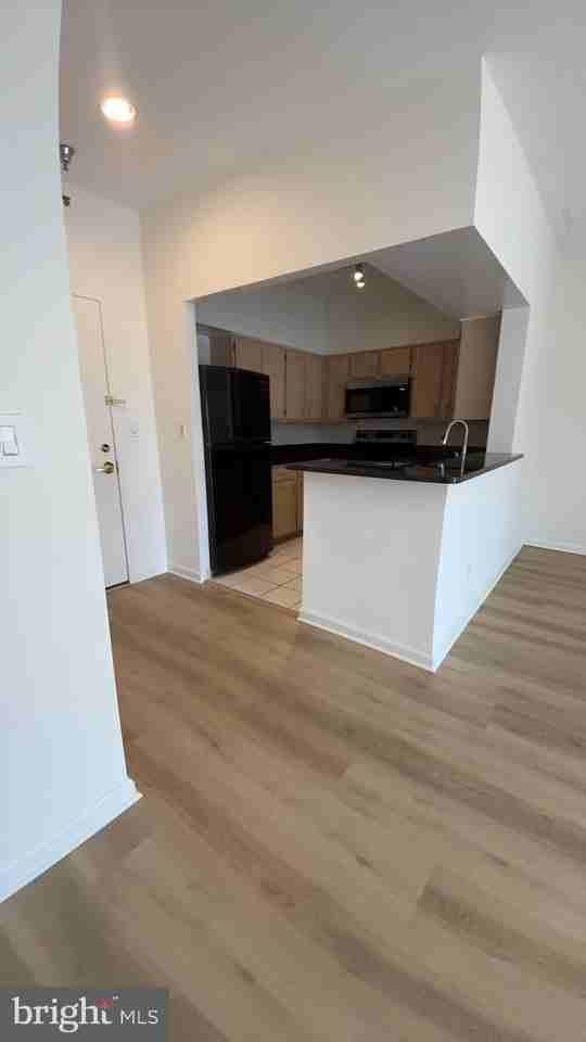 2400 Clarendon Blvd #PH08 - Photo 3 of 8