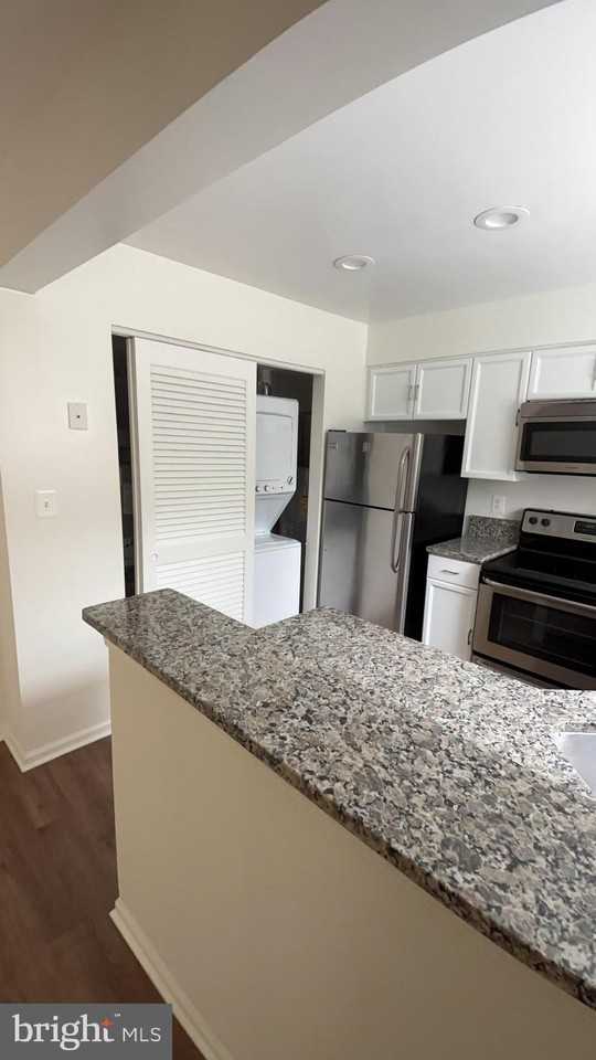 2602 S Arlington Mill Dr Apt E - Photo 3 of 25