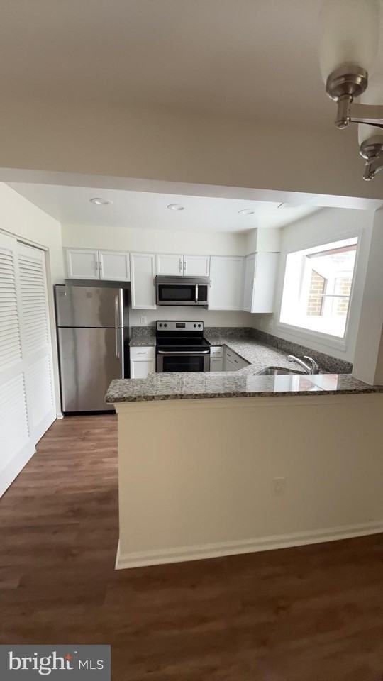 2602 S Arlington Mill Dr Apt E - Photo 4 of 25