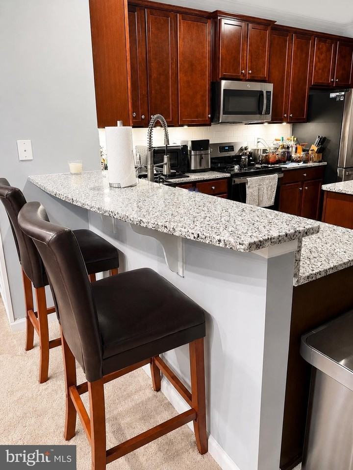 7556 Hancock St - Photo 4 of 17