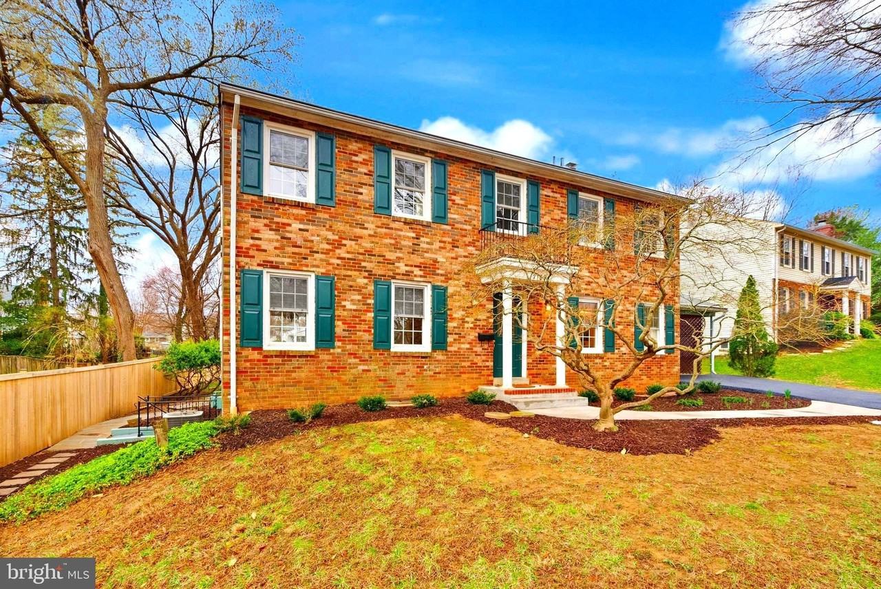 7109 Davis Ct - Photo 4 of 50
