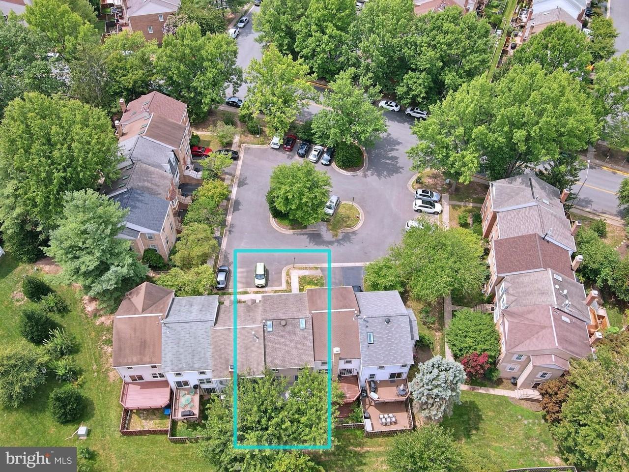 12214 Grassy Hill Ct - Photo 3 of 44