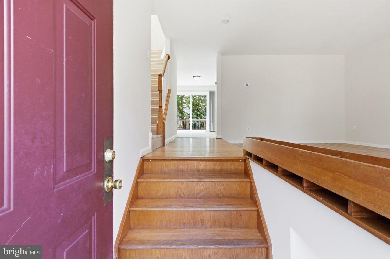 12214 Grassy Hill Ct - Photo 4 of 44