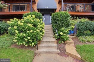 218 Locust St Se #142 - Photo 1 of 1
