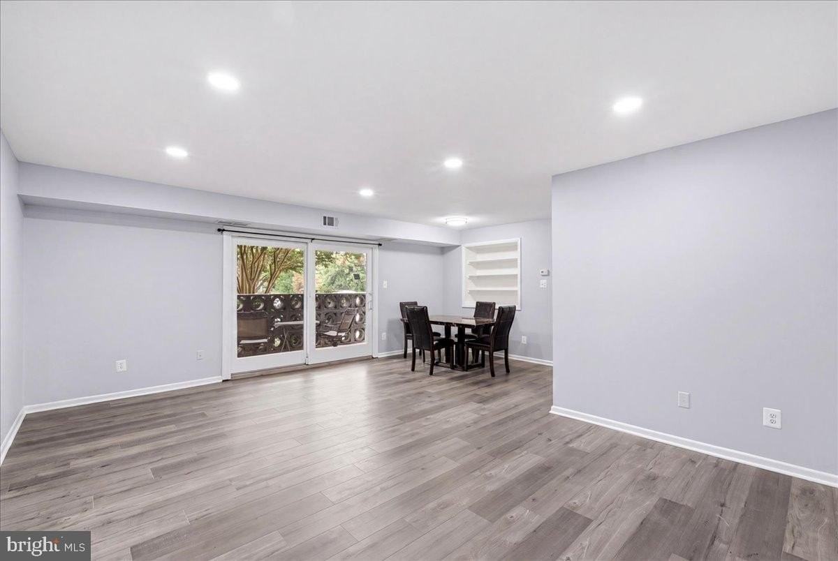 218 Locust St Se #142 - Photo 3 of 19