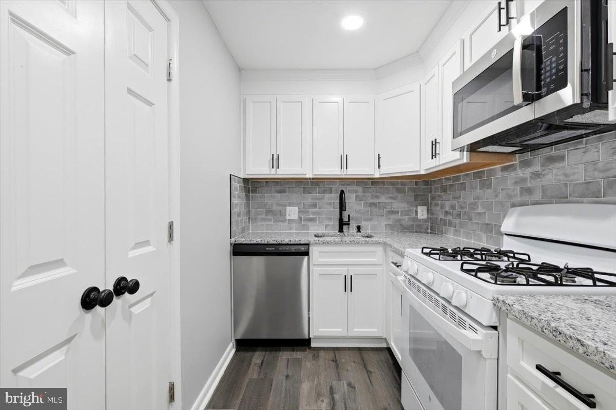 218 Locust St Se #142 - Photo 7 of 19