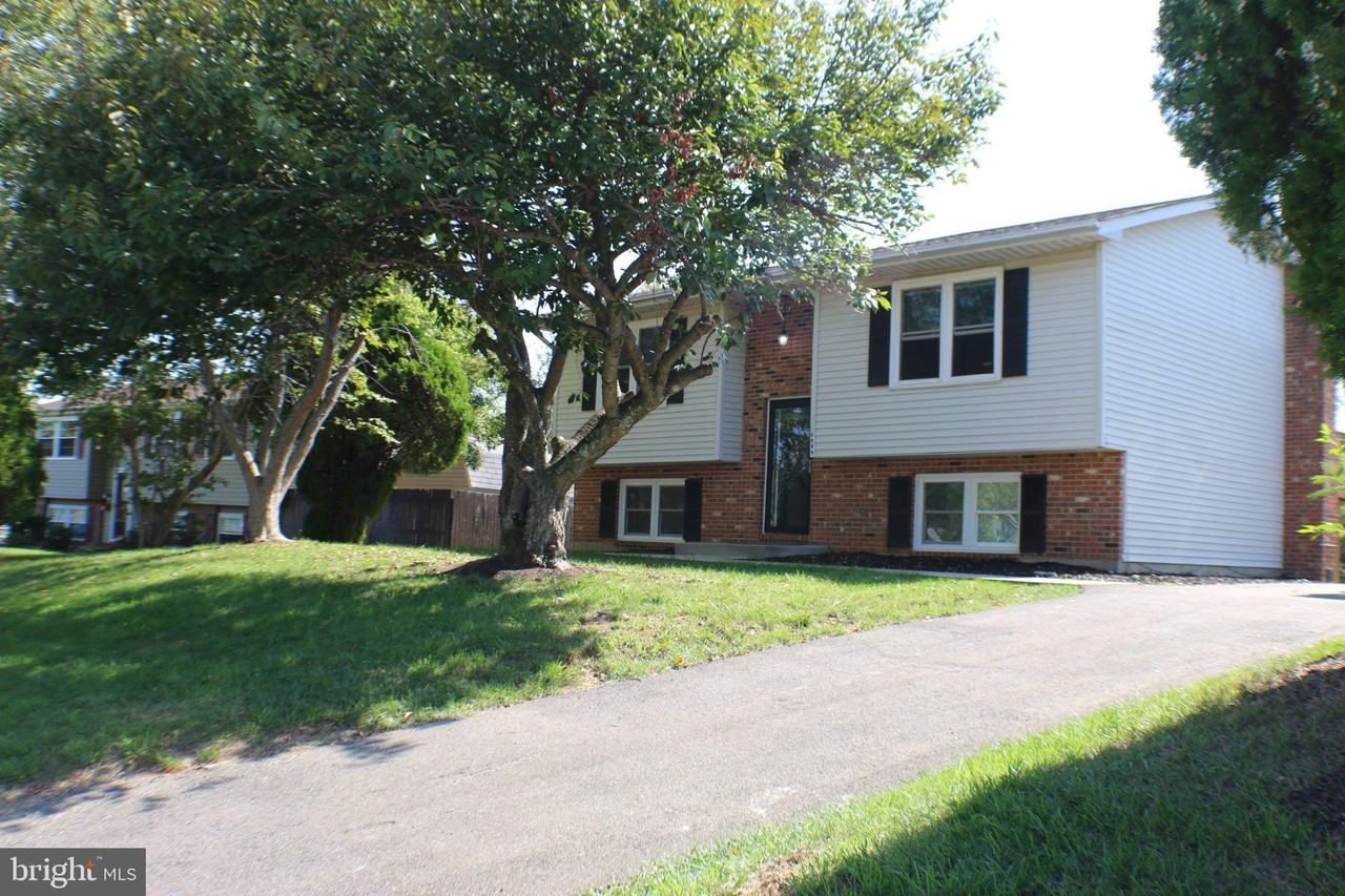 5077 Macnamara Dr - Photo 2 of 5