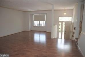 114 Park Cove Dr - Photo 3 of 37