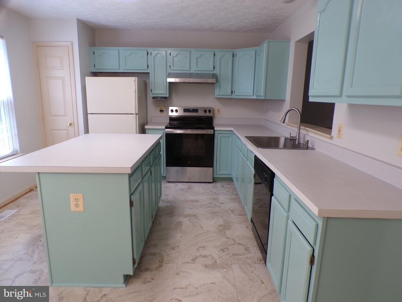 114 Park Cove Dr - Photo 6 of 37