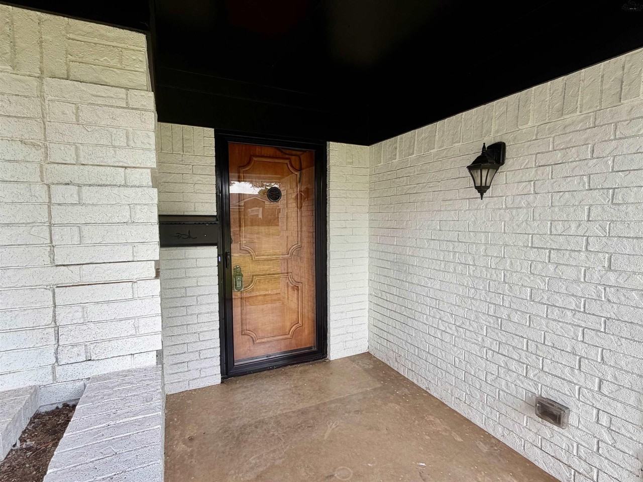4115 Kingsbury Dr - Photo 2 of 21