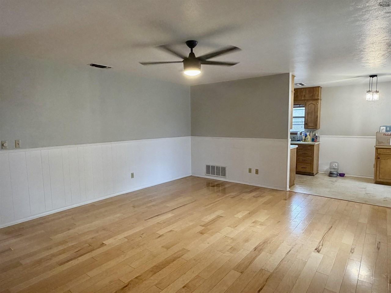 4115 Kingsbury Dr - Photo 4 of 21