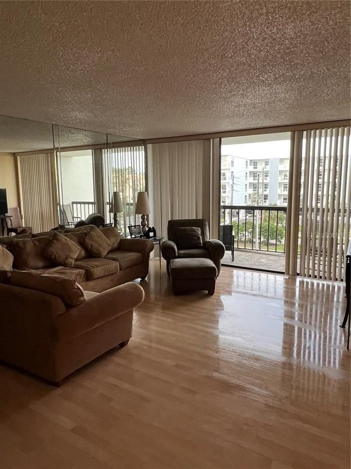 400 Island Way #309 - Photo 6 of 16
