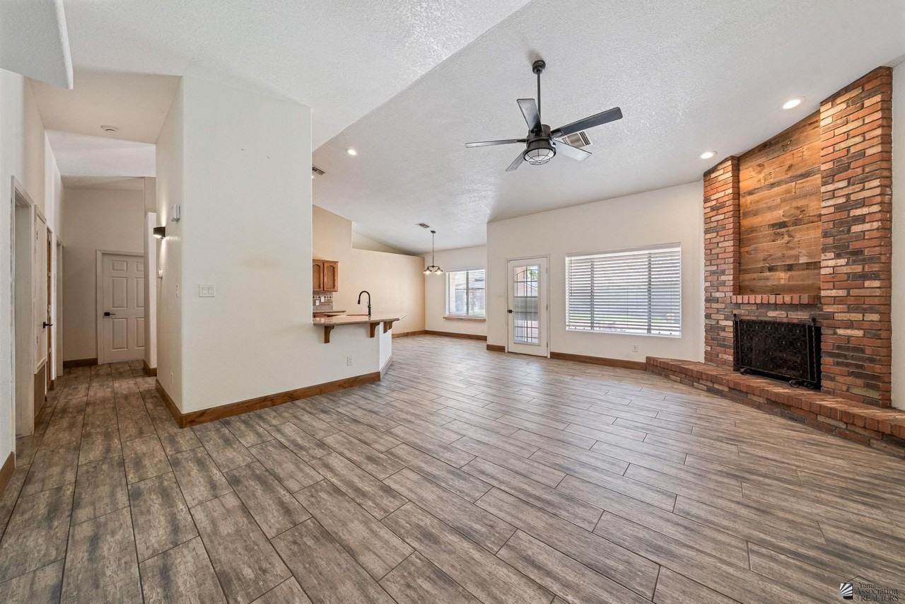 10619 E 35th Pl - Photo 5 of 30