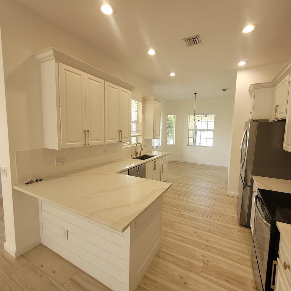 115 San Remo Dr - Photo 4 of 11
