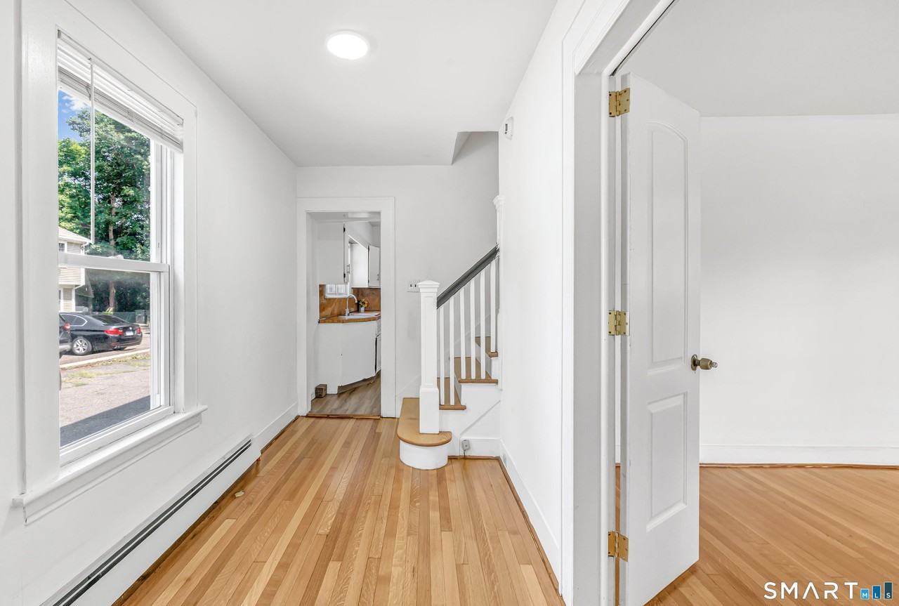 170 Huntington Tpke - Photo 5 of 40