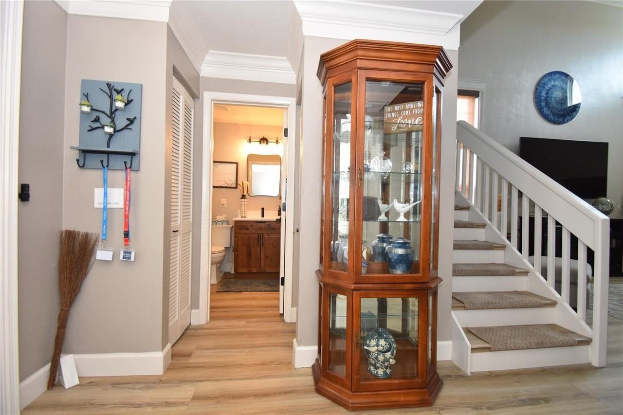 1 Bedford Dr - Photo 5 of 43